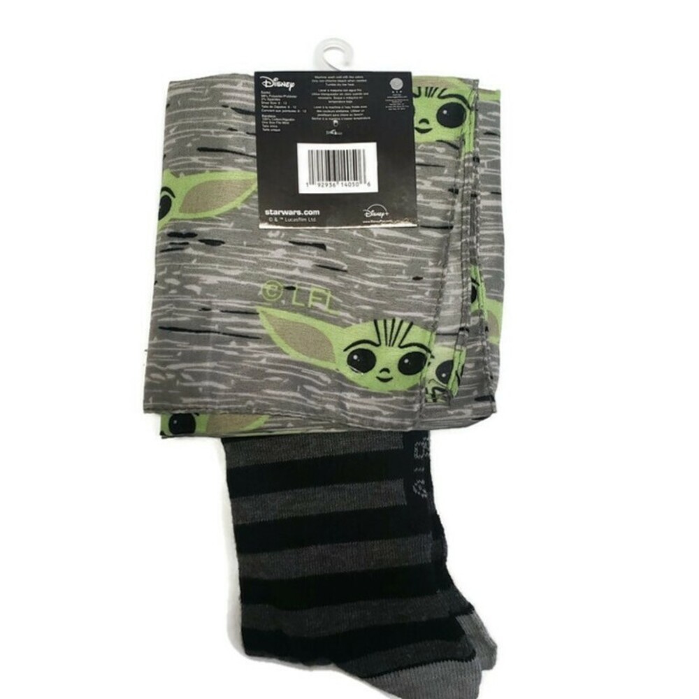 Star Wars Mens Shoe Size 6-12 THE MANDALORIAN THE CHILD Crew Socks Bonus Bandana - Picture 4 of 5